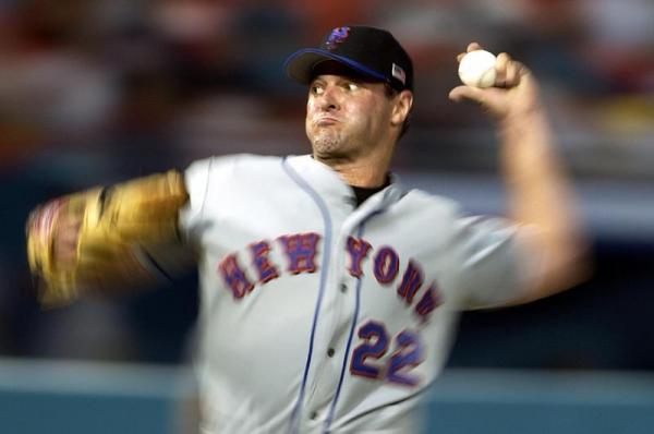 New York Mets pitcher Al Leiter deliers a pitch against the Florida Marlins at Pro Player Stadium in Miami, Florida.